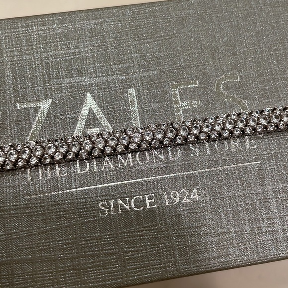Zales tennis bracelet worn once - Picture 2 of 5